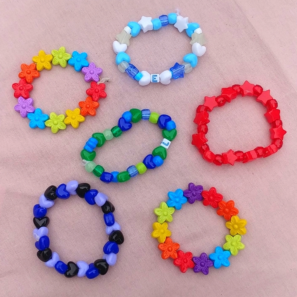 4/$15 🌻 Set of 6 handmade beaded bracelets